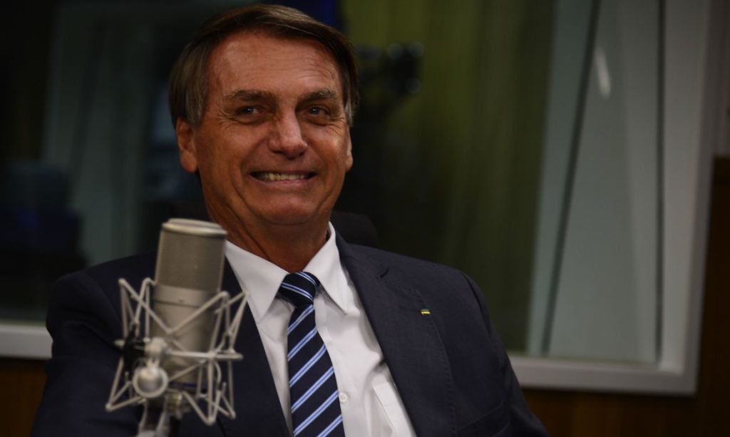 Presidente Jair Bolsonaro desembarca na Rússia na manhã desta terça-feira