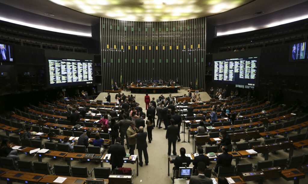 Câmara dos Deputados e Senado retomam atividades nesta quarta-feira