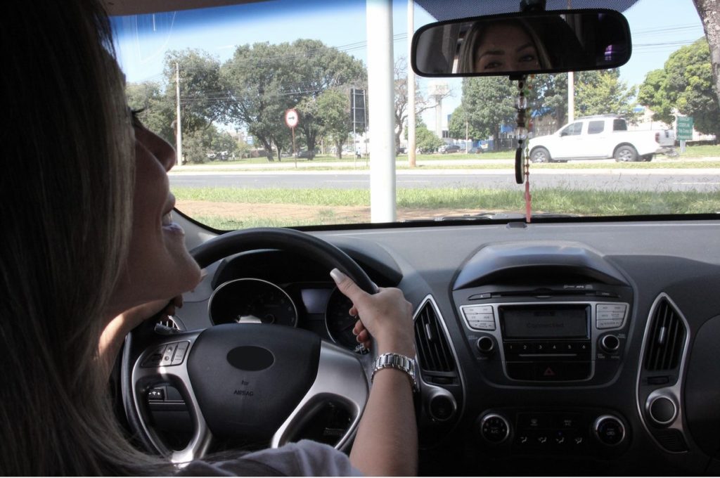 Detran-DF: mulheres do Distrito Federal são mais cautelosas ao volante
