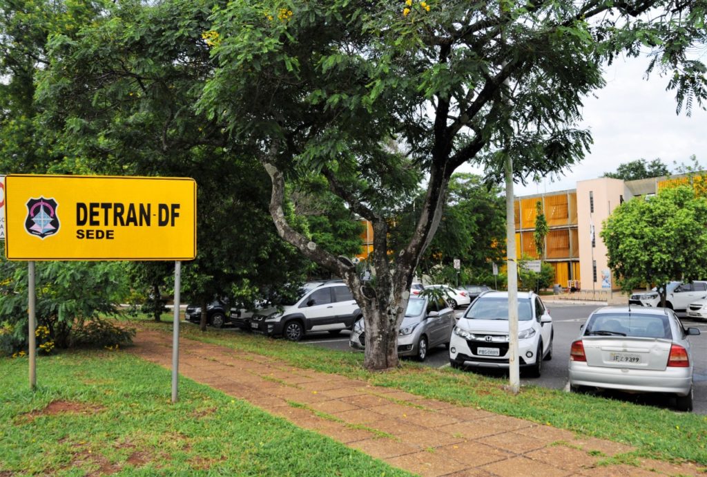 Detran-DF lança processo digital de emissão da credencial para autista