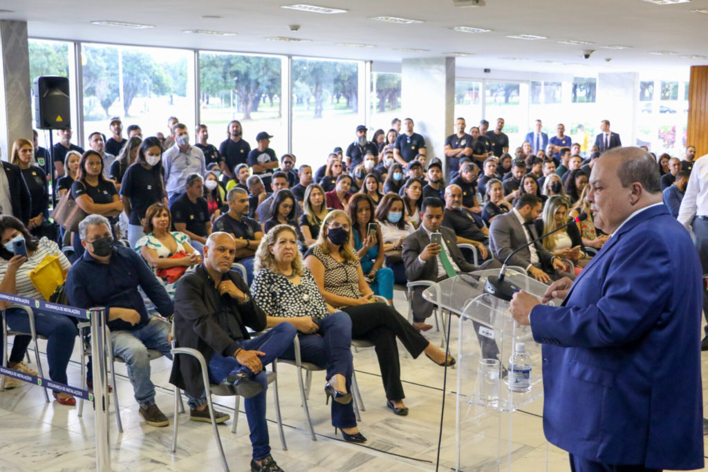 Governador Ibaneis sanciona reajuste da remuneração dos conselheiros tutelares