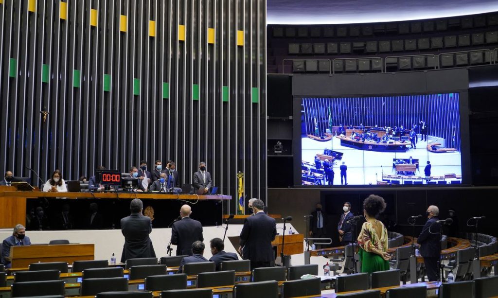 Câmara dos Deputados aprova MP que cria Programa Internet Brasil