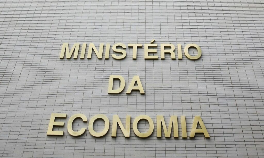 Governo amplia redução do IPI para 35% a partir de maio