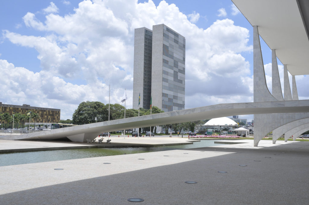 Senado recorre de decisão sobre transporte gratuito em eleições