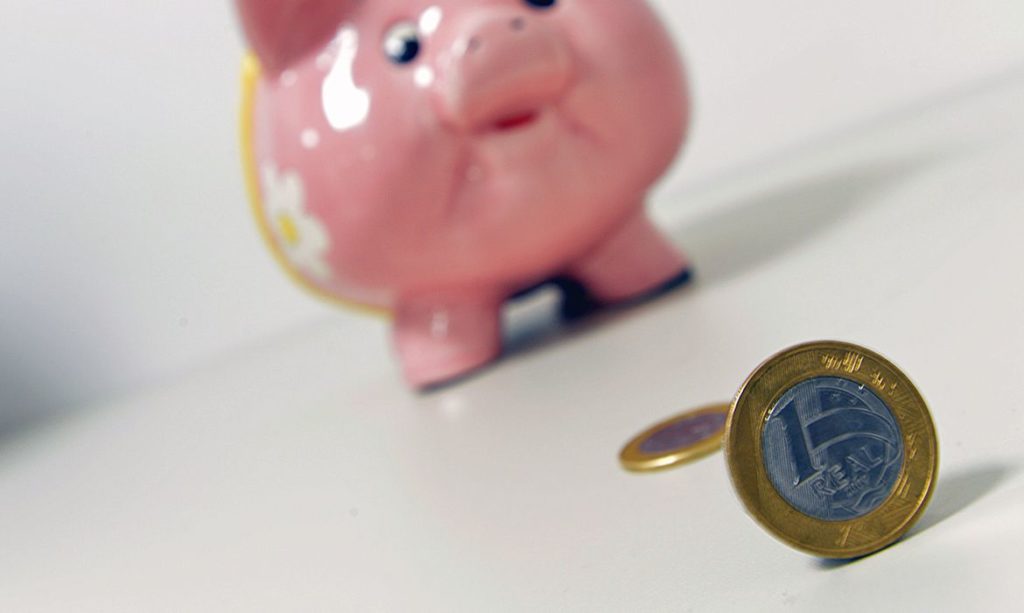 Saques superam depósitos e poupança registra saldo negativo de R$ 3,58 bilhões em julho