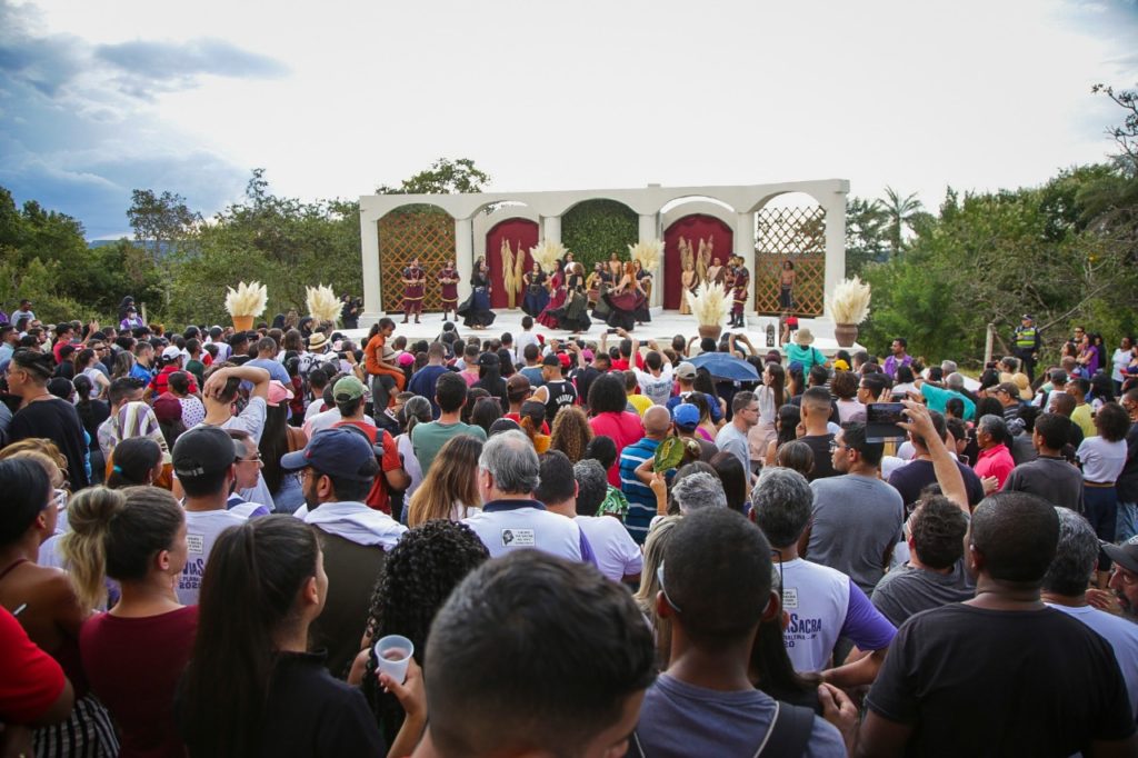 Via Sacra de Planaltina leva 100 mil pessoas ao Morro da Capelinha