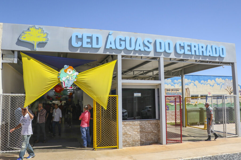 GDF transforma prédio abandonado em escola para mais de 900 crianças