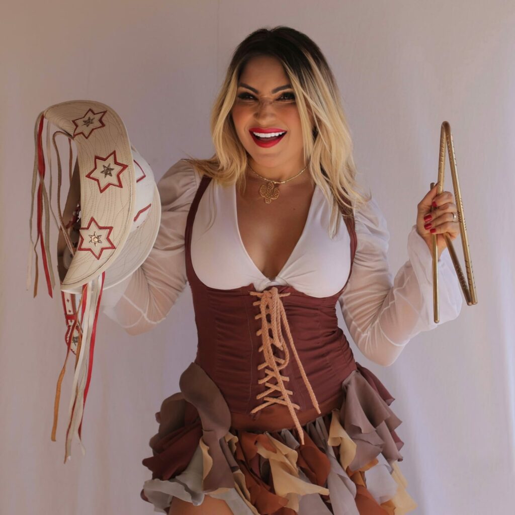 A Deusa do forró (RN) na 2ª edição Operárias das Artes na Casa do Cantador