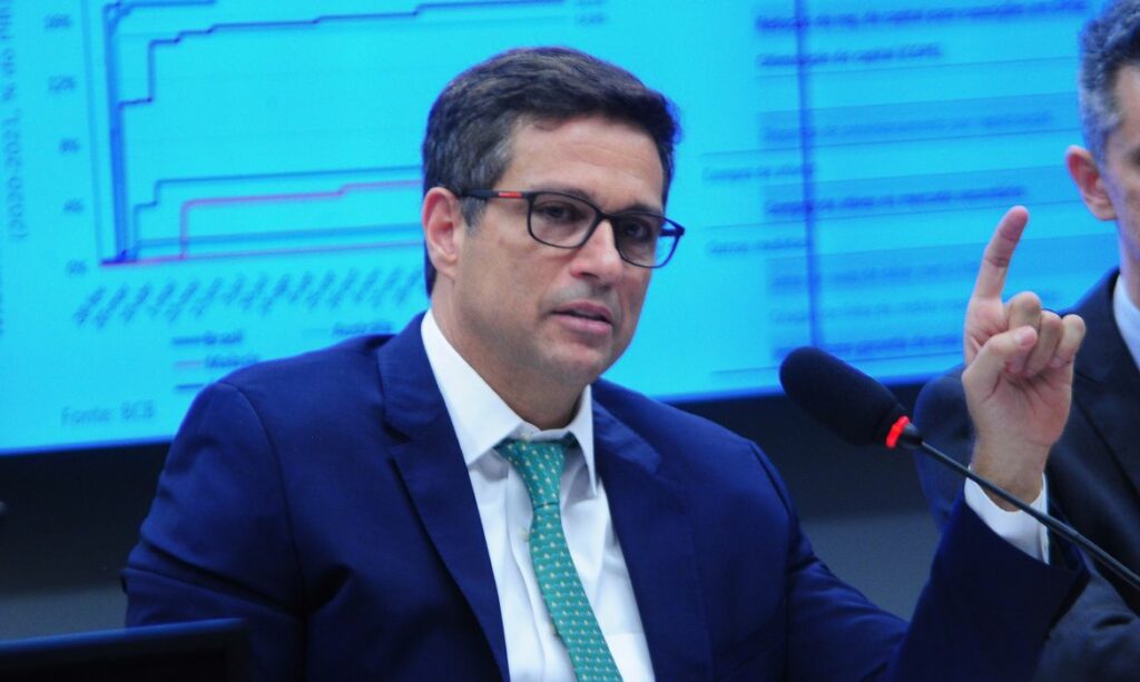 Presidente do BC cita previsões de que PIB pode crescer de 1% a 2%