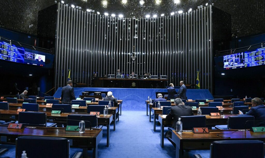 Senado retoma análise da PEC do quinquênio de juízes e promotores