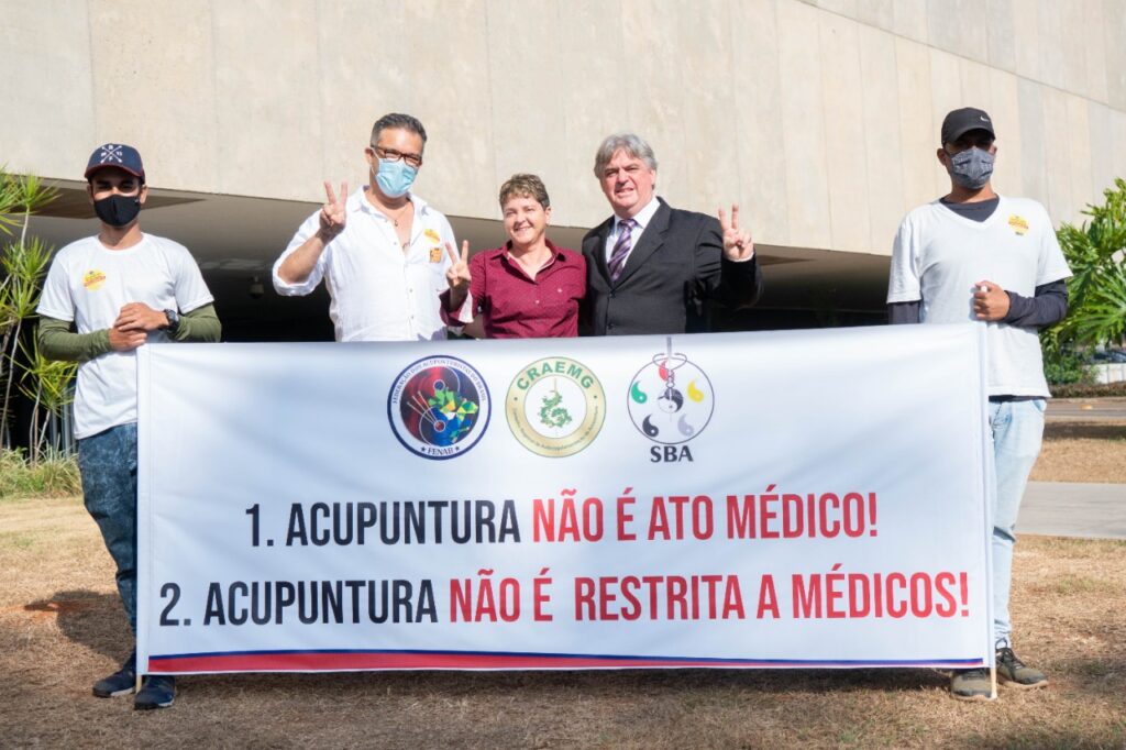 Profissionais lutam pela regulamentação da acupuntura no Brasil
