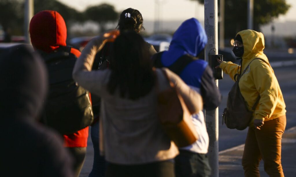 Frio aumenta no DF e temperatura pode cair para 9°C na sexta-feira
