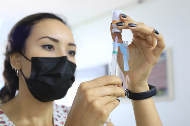 Vacina contra influenza disponível à população a partir de 2ª (27)