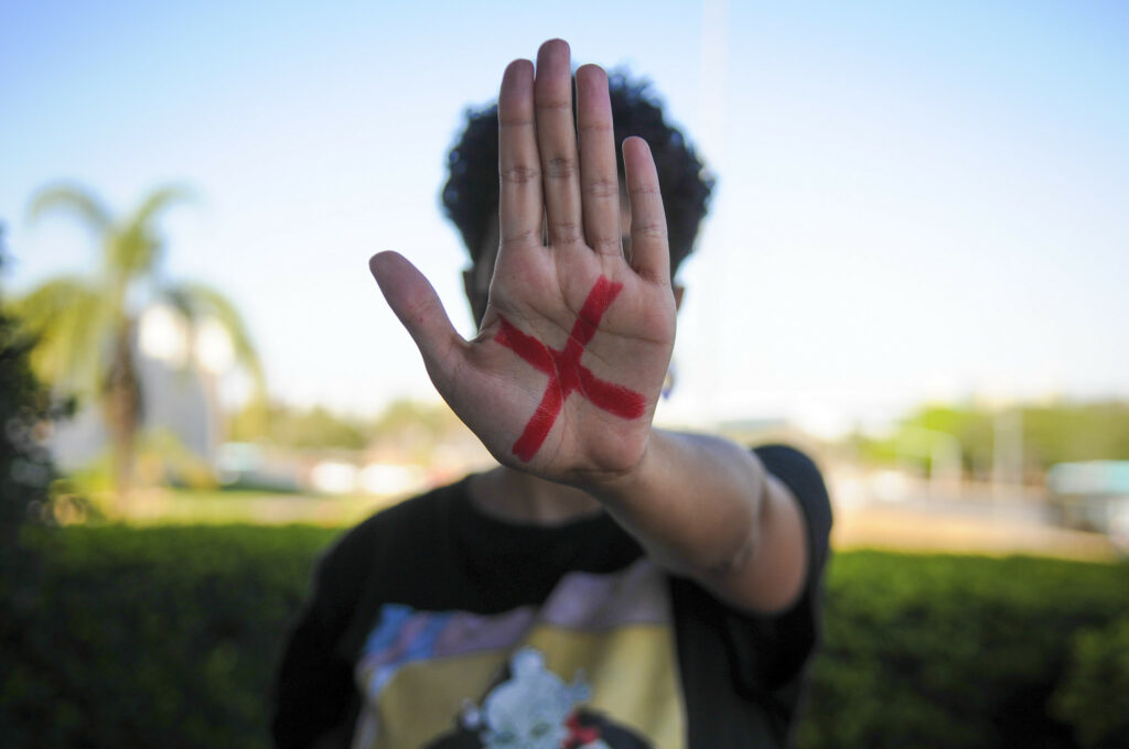 Programa capacita mais de 900 voluntários para ajudar vítimas de violência