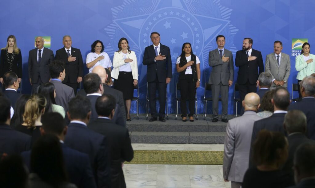 Governo Federal lança curso com orientações sobre casamento