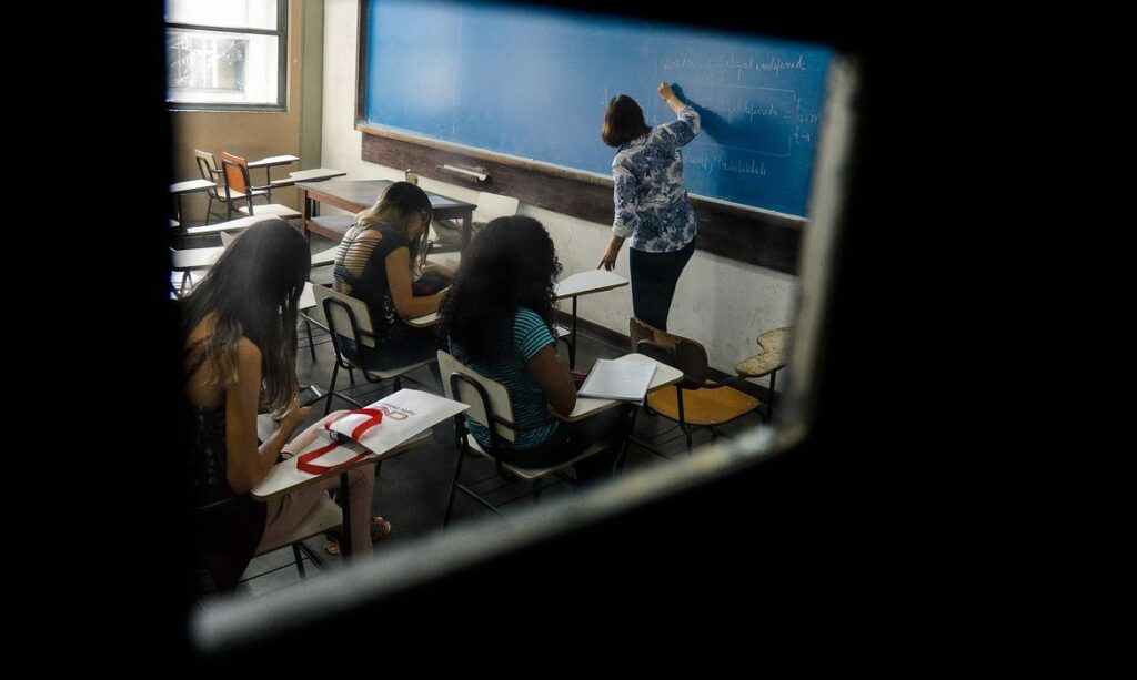 Oportunidade | Universidade distrital abre primeiro concurso para professor