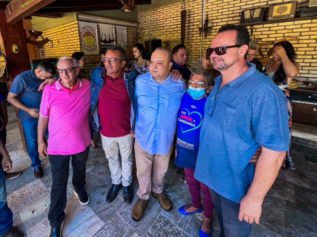 Governador Ibaneis destaca melhorias na Candangolândia e conversa com moradores