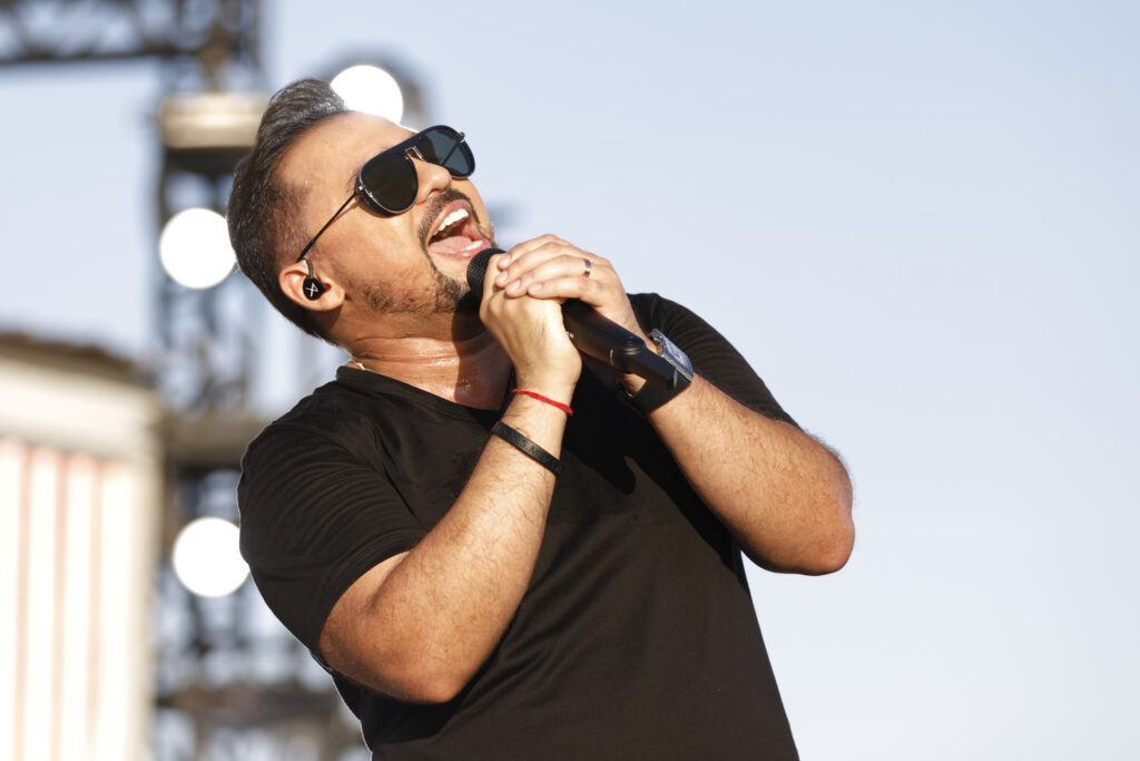 Na Praia reúne Elba Ramalho e Fagner, Xand Avião, Ludmilla, Gloria Groove entre outros