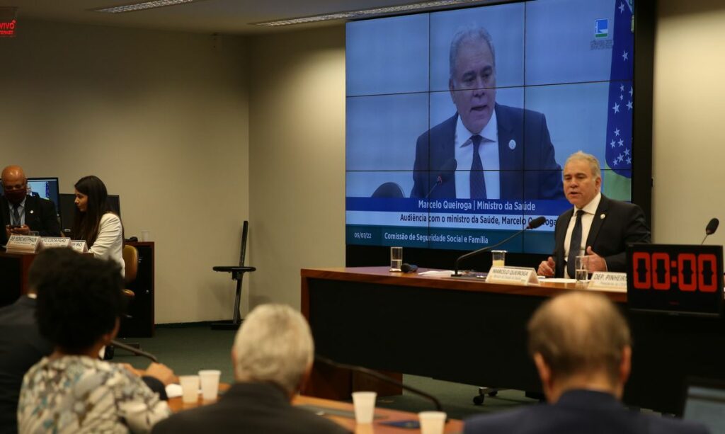 Ministro da Saúde nega interferência do filho em liberação de recursos
