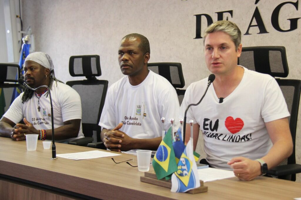 Prefeito de Águas Lindas sanciona Lei que reconhece caráter educacional e autoriza ensino da capoeira na rede municipal