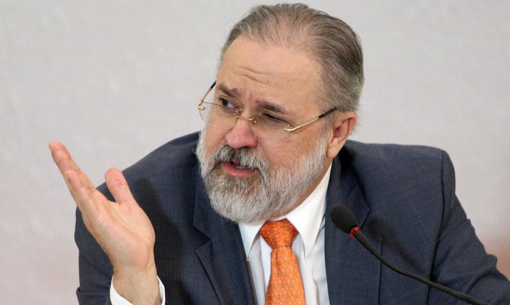 Procurador-geral Augusto Aras se reúne com ministro da Defesa e comandantes da Forças Armadas