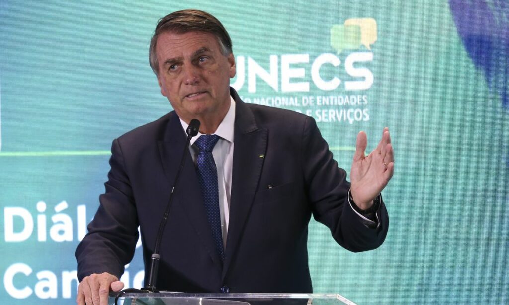 Presidente Bolsonaro diz que reajustará salário de servidores em 2023