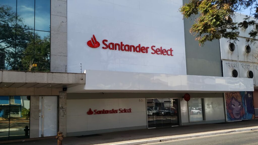 Santander contrata especialistas em investimentos em Brasília