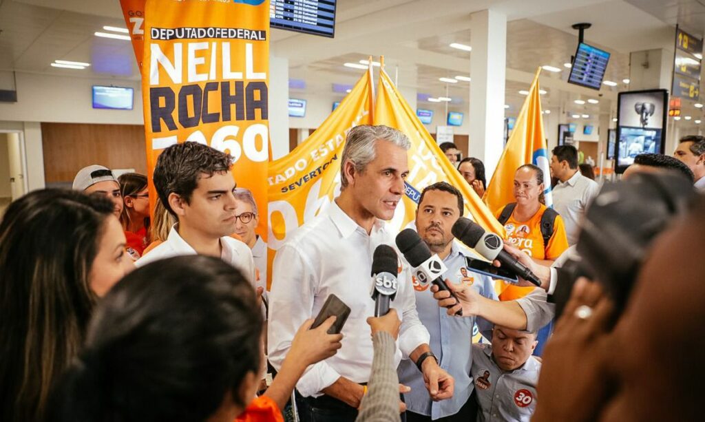 Felipe D’Avila quer programa social para famílias com crianças pobres