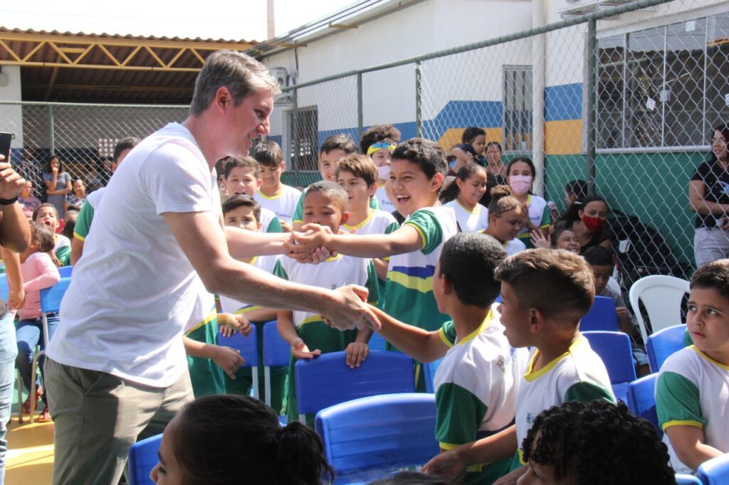 Prefeitura de Águas Lindas entrega mais uma escola reformada