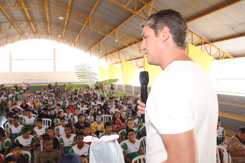 Mais uma escola totalmente reformada é entregue à população de Águas Lindas