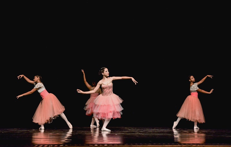 Sesc Aberto para Balanço reúne 15 equipes de dança com bailarinos de todas as idades