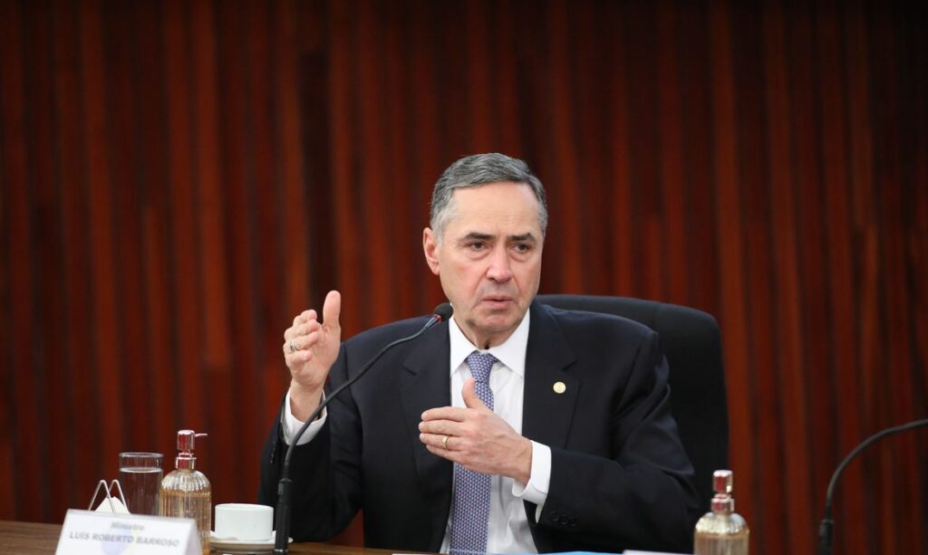 Barroso nega rumores de aposentadoria antecipada após sanções