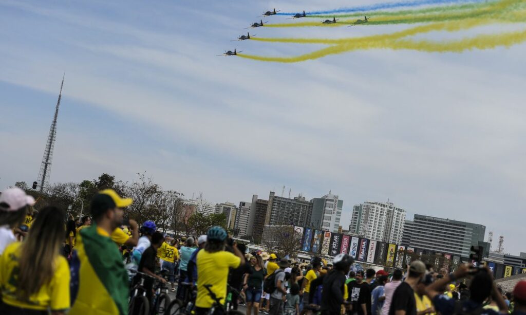Estudantes do DF se preparam para o desfile de 7 de Setembro