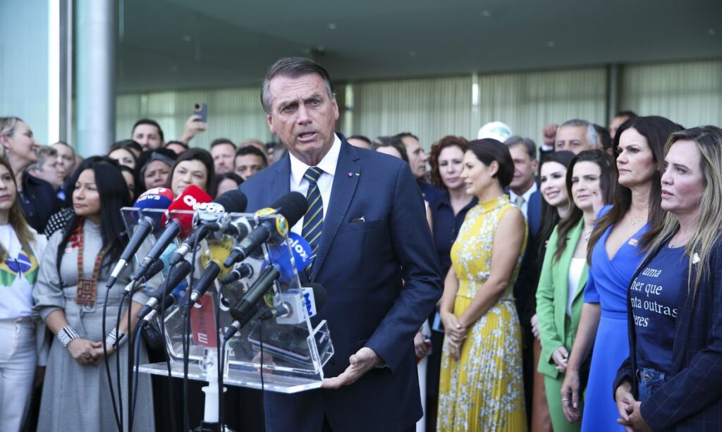 A mando do STF, ex-presidente Jair Bolsonaro é alvo de operação da Polícia Federal