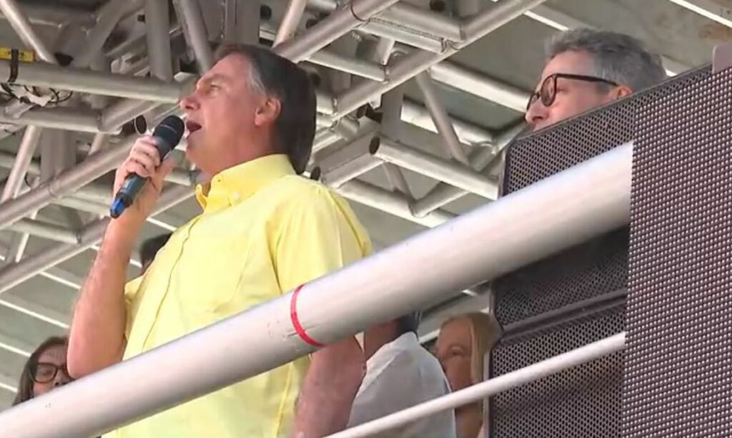 ELEIÇÕES 2022 | Bolsonaro faz campanha em eventos religiosos em Minas e São Paulo