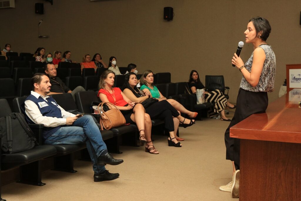 GDF prepara profissionais para atender possíveis casos de pólio