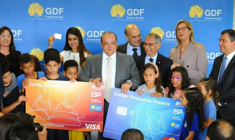 Educação pública do DF reduz fila de creches e leva alunos ao exterior