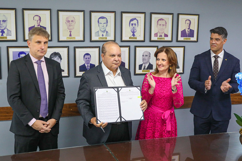Ibaneis promove 45 procuradores de Justiça e abre vagas para novos servidores
