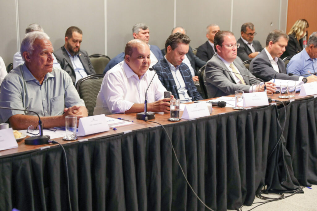 Equipe de Transição apresenta resultados de 14 áreas ao governador Ibaneis Rocha