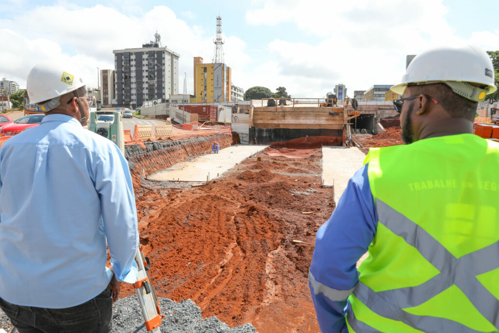 Concluída base de sustentação de via para ônibus do Túnel de Taguatinga