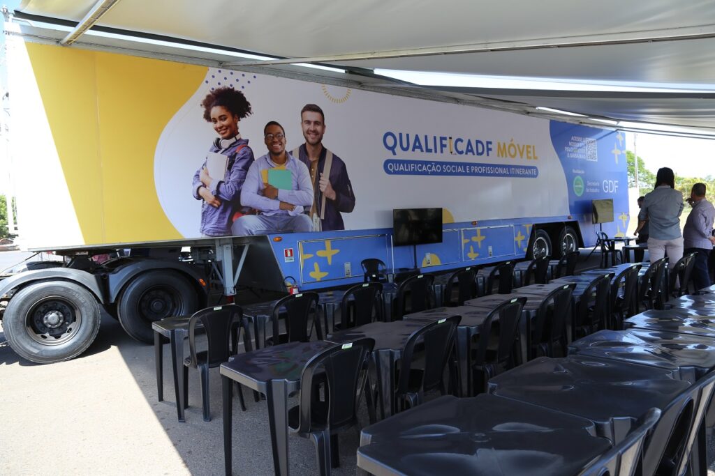 QualificaDF forma mais 880 alunos nesta segunda-feira