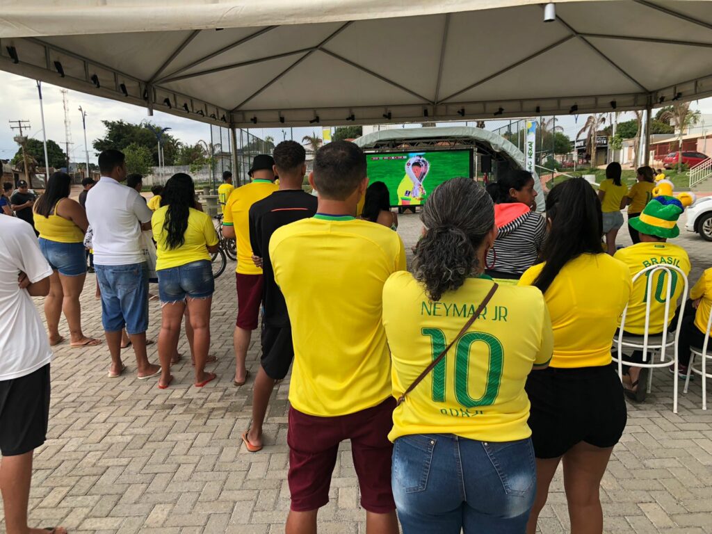 Prefeitura de Águas Lindas instala telões em praças públicas para população assistir aos jogos do Brasil