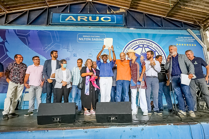Governo do DF entrega escritura de concessão de uso à Aruc