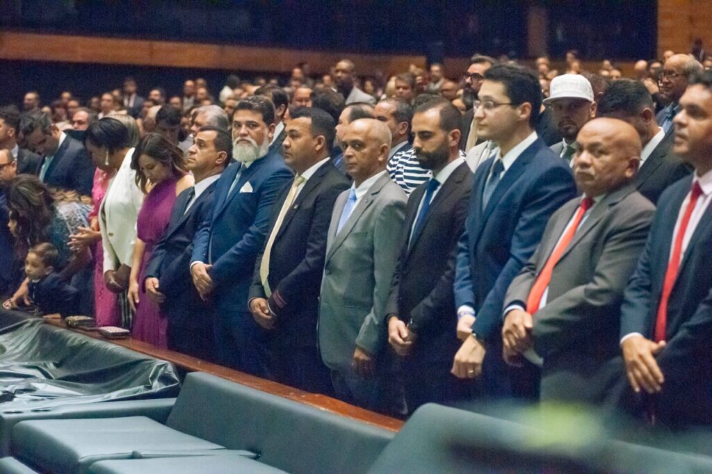 Distritais são diplomados pelo TRE-DF e estão aptos para a posse dia 1º de janeiro