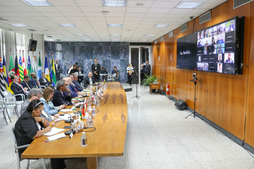 Governadores estudam ações para reduzir perdas com a limitação do ICMS