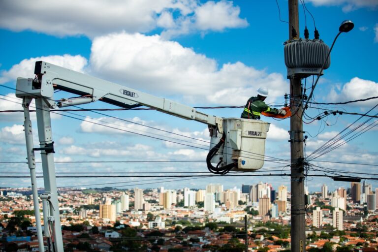 Endereços do Plano Piloto e Planaltina ficam sem luz nesta segunda para melhorias na rede