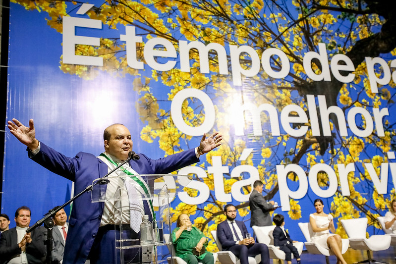 Antes de empossar secretários, Ibaneis Rocha defende reunificação do país
