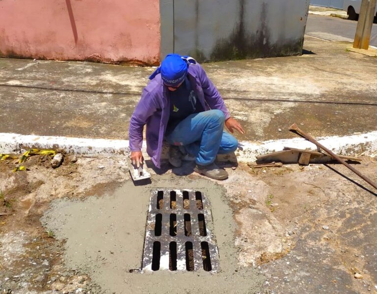 Governo Ibaneis, através do GDF Presente, coordena obras de drenagem em Taguatinga