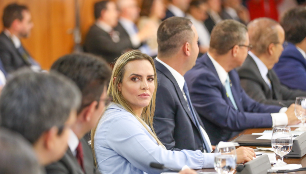 Escola cívico-militar tem 87% de aprovação no DF e vai continuar funcionando