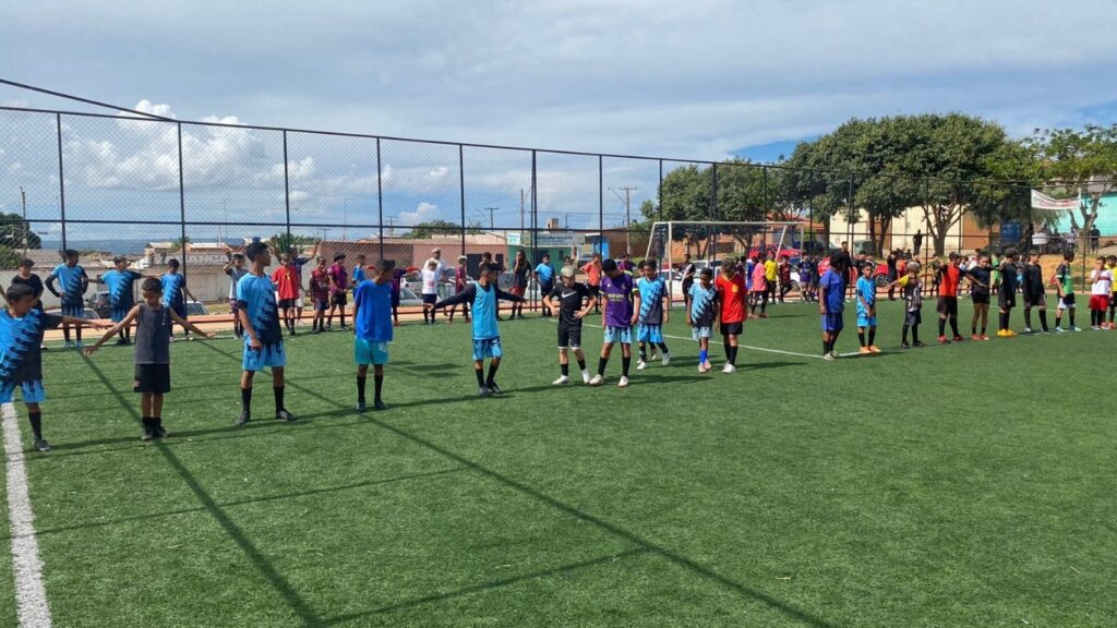 Prefeitura de Águas Lindas apoia jovens atletas para a Tacinha Goiás de Futebol Infantil